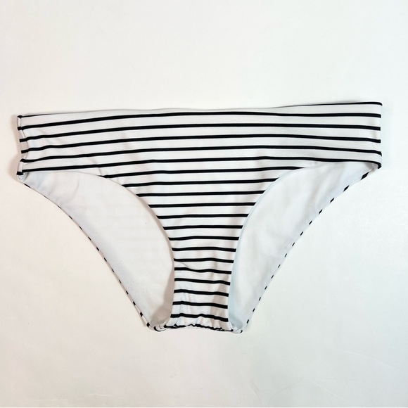 Victoria’s Secret Wrap Halter Bikini Top & Classic Hipster Bottoms Set 34B/Small - Picture 10 of 14